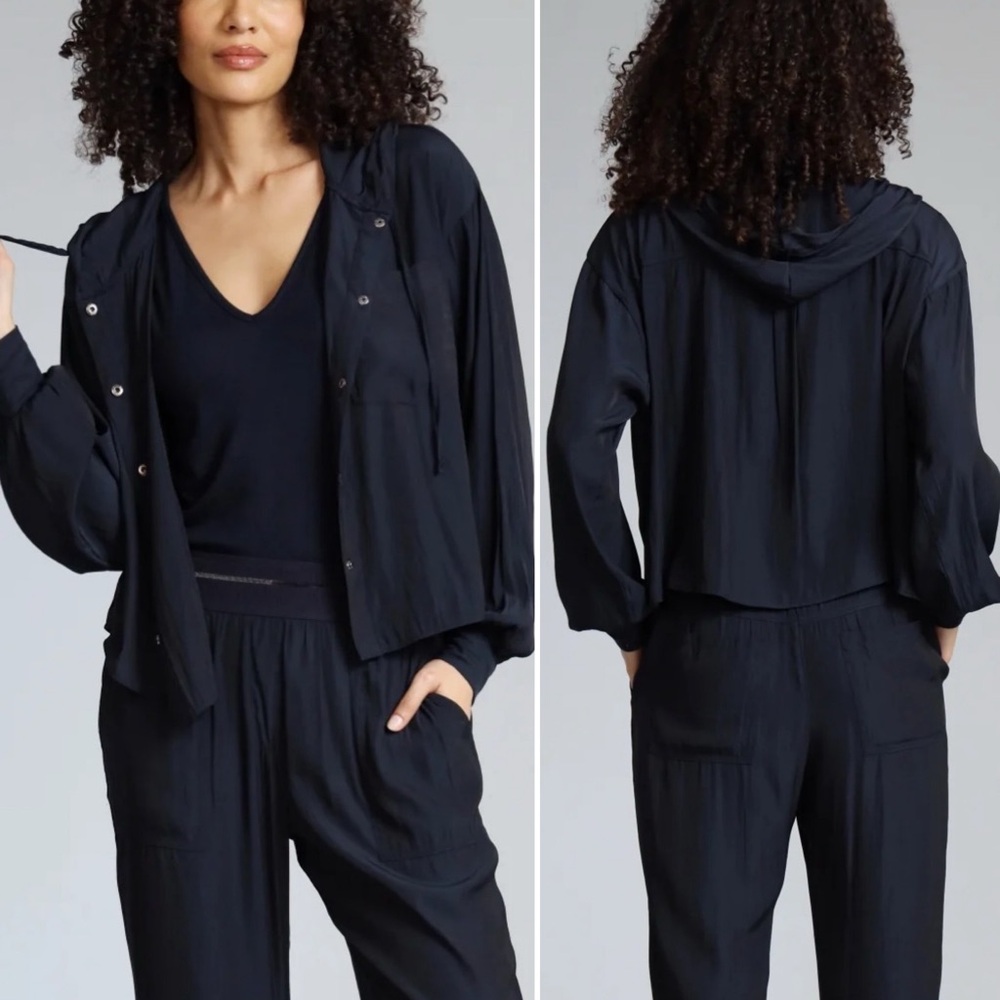 LOLA + SOPHIE NWT D-Satin Cropped Hoodie Jacket in Navy Blue Women’s Medium
